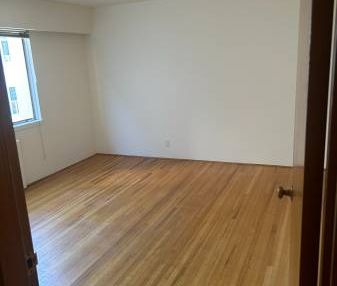 SPACIOUS 2 BDR APT NEAR TRANSIT & SHOPS - Photo 4