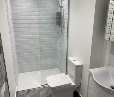 1 Bed Flat, South View Avenue, RG4 - Photo 3