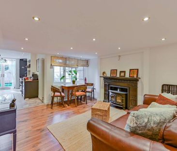 5 bedroom end of terrace house to rent - Photo 2