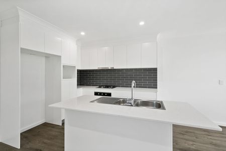 Private Luxury 3 Bedroom Townhouse - Photo 3