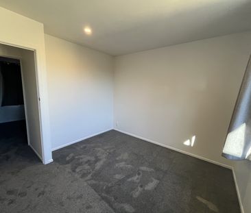 3 Bedroom Home Plus Outside Room! - Photo 6