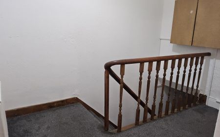 3 bedroom flat to rent - Photo 2