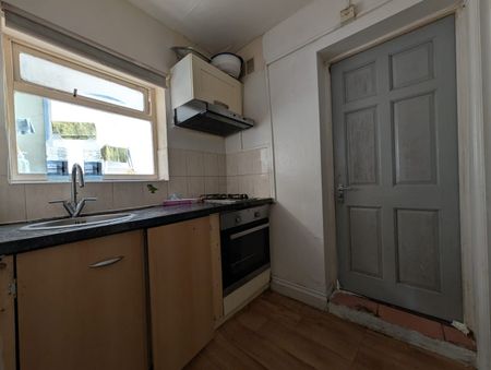 Studio Flat, Lea Bridge Road, E10 - Photo 5