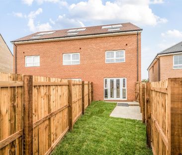 4 Bedroom House - End Terrace - Photo 2