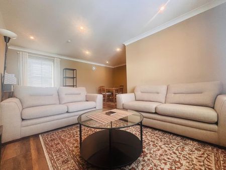 2 bedroom flat to rent - Photo 2