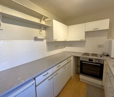Deers Farm Close, Woking - 1 bedroomProperty for lettings - Seymours - Photo 6