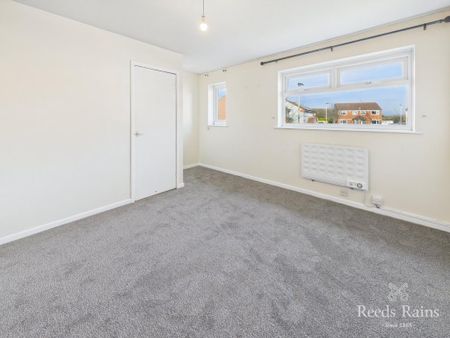 2 bedroom semi-detached house to rent - Photo 5