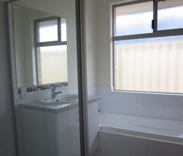 MODERN & SPACIOUS 4x2 HOME IN POPULAR ARCHORAGE ESTATE - Photo 5