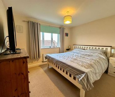 4 bedroom detached house to rent - Photo 5