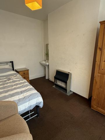 5 bedroom house share to rent - Photo 3