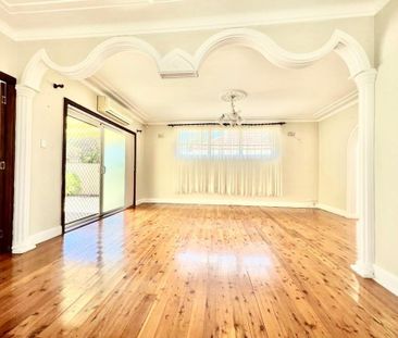 Two Bedroom Home in Great Location - Photo 2