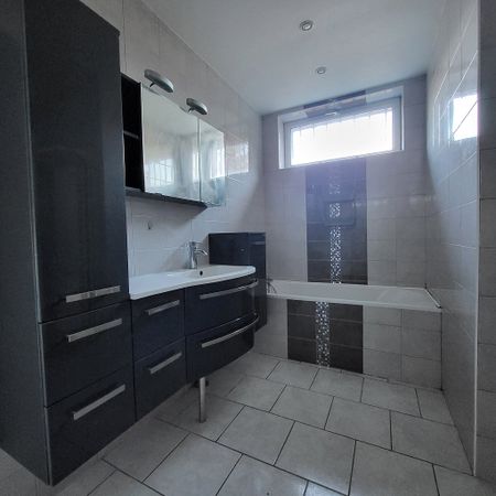 Location Maison 5 pièces 167m² - Photo 4