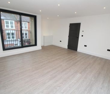 4 bedroom terraced house to rent - Photo 3