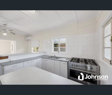 151 Watson St, Camp Hill, Qld 4152 - Photo 6