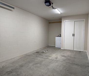 3 bedroom in Totara Vale - Photo 5