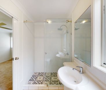 10 Michael Place, Oxley QLD 4075 - House For Rent | Domain - Photo 3