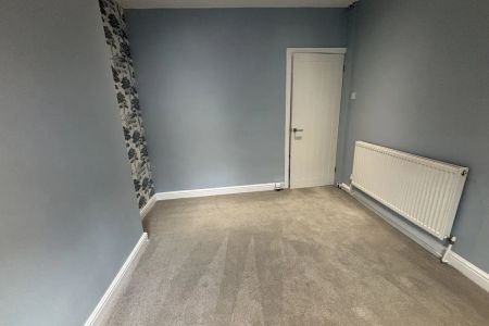 Long Acre, KIDDERMINSTER - Photo 2