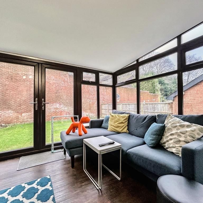 1 bedroom in a house share to rent - Photo 1