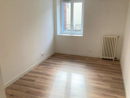Location Appartement 4 pièces 82m² MONTMIRAIL 51210 - Photo 3