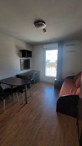 Location Appartement 1 pièce 17m² - Photo 2