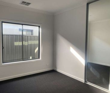 Lovely 3 Bedroom Family Home - Photo 1