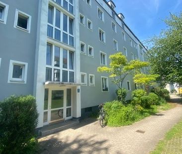 Sanierte 1-Zimmer-Dachgeschosswohnung - Foto 1