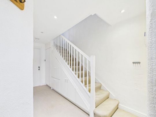 3 bedroom barn conversion to rent - Photo 1