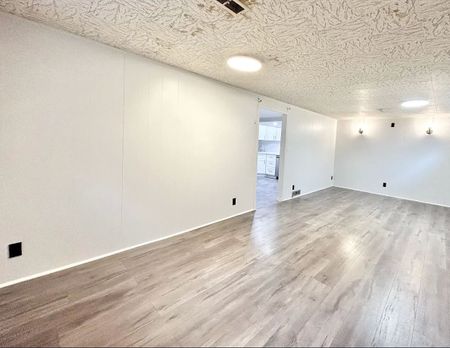 For Lease - 3 Bondhead Place Unit# Lower, Toronto, Ontario - Photo 5