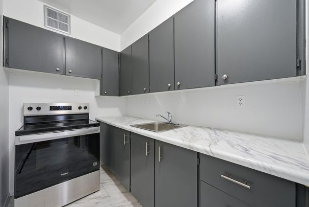 For Lease - 2350 Dundas Street Unit# 1003A, Toronto, Ontario - Photo 1
