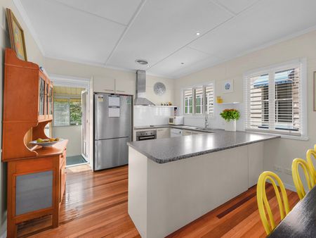 23 Grove St, Albion QLD 4010 - House For Rent - $850 | Domain - Photo 4