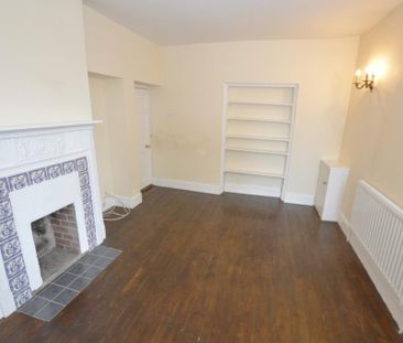 3 bedroom end of terrace house to rent - Photo 1