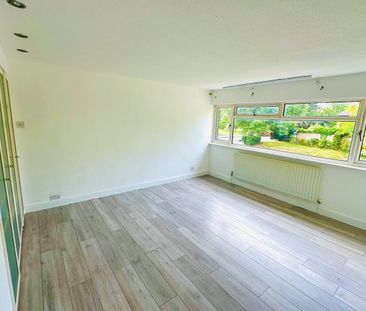 3 Bed Terraced House, Park Hill Rise, CR0 - Photo 3