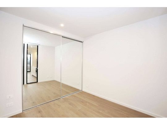 702/18 Grey Street - Photo 1