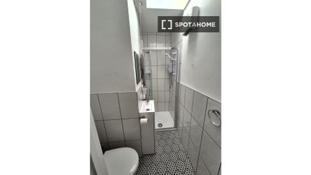 2-bedroom apartment for rent in Ballymun-Whitehall, Dublin. - Photo 5