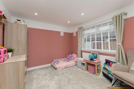 3 bedroom detached bungalow to rent - Photo 4