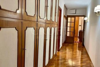 Monteverde Vecchio-Terrace: Furnished 2 Bedroom, 2 Bath, spacious kitchen, living, large private terrace and garden. Bright, silent, near shops, services and transport, located on a quite street in a well kept building. Possible parking. Ref 2375