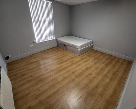 5 bedroom terraced house to rent - Photo 3