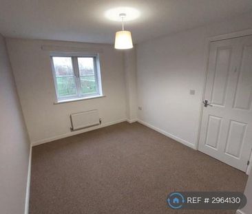 4 bedroom semi-detached house to rent - Photo 4