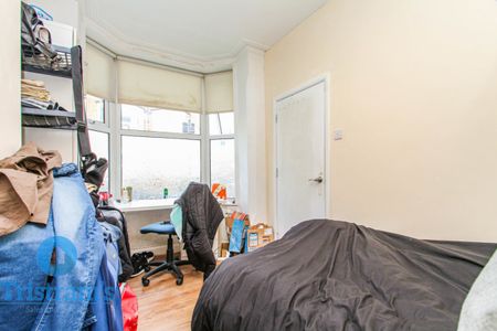 4 bed Mid Terraced House for Rent - Photo 5