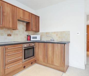 Rosemount Avenue, West Byfleet, Surrey, KT14 - Photo 2
