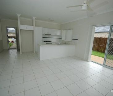 BEAUTIFUL FAMILY HOME WITH AIR-CONDITIONING CLOSE TO SHOPS - Photo 4