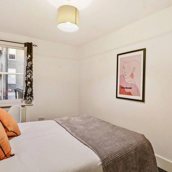 1 bedroom in a house share to rent - Photo 1