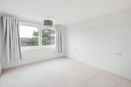 2 Bed Flat - Photo 3