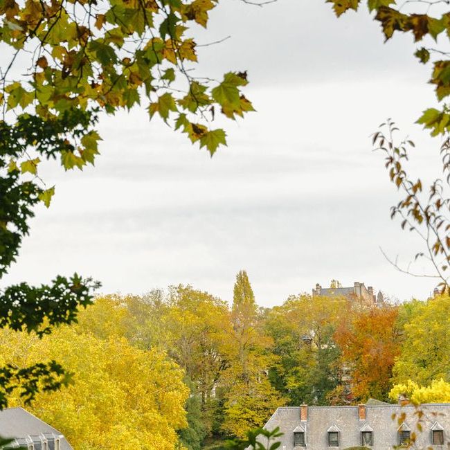 Appartement te huur in Brussel voor € 2.450 met 1 slaapkamer - Photo 1