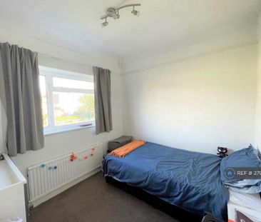 1 bedroom in a house share to rent - Photo 3