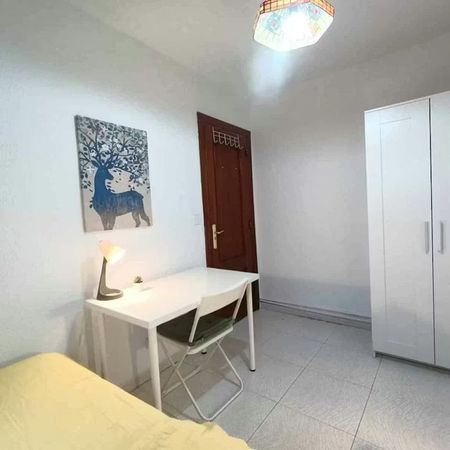 Calle de la Sierra de Tornavacas, Madrid, Community of Madrid 28031 - Photo 4