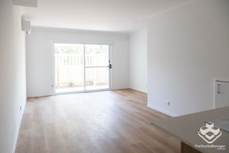 New Townhomes Air Conditioned Throughout - Photo 4