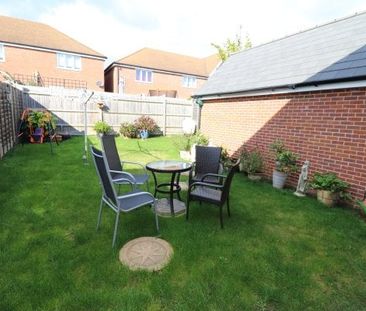 Malthouse Way, Worthing, BN13 4 bedroom semi-detached house to rent - Photo 5