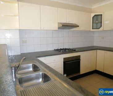 “Spacious 2-Bedroom Apartment in the Heart of Merrylands” - Photo 6