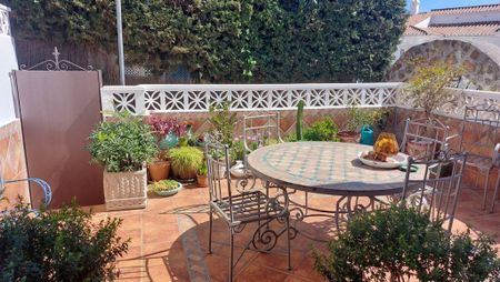 3 bedroom luxury Semidetached House for rent in Estepona, Spain - Photo 3